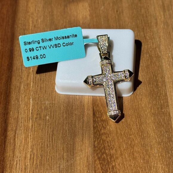 No Brand Jewelry - NWT Gold Sterling Silver Moisanite Cross Pendant 0.99 CTW WSD Color